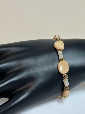 $9 Beige Stone Beaded Women's Bracelet - slight stretch sz small